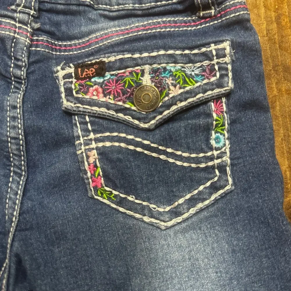 Lee Denim Shorts sz 6x Jeans shorts with embroidery
